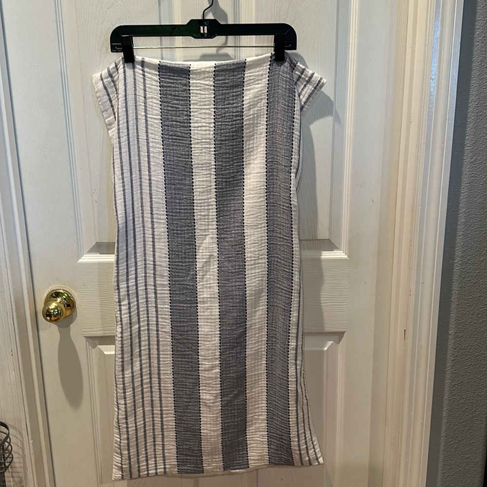 2 DKNY Pillow Sham Blue and white striped king Size Pillow Covers quantity 2